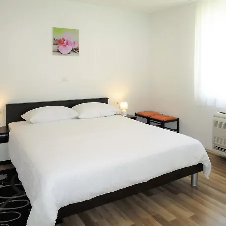 Holiday home Holiday Sutivanac - Roko - Roj423 Zminj